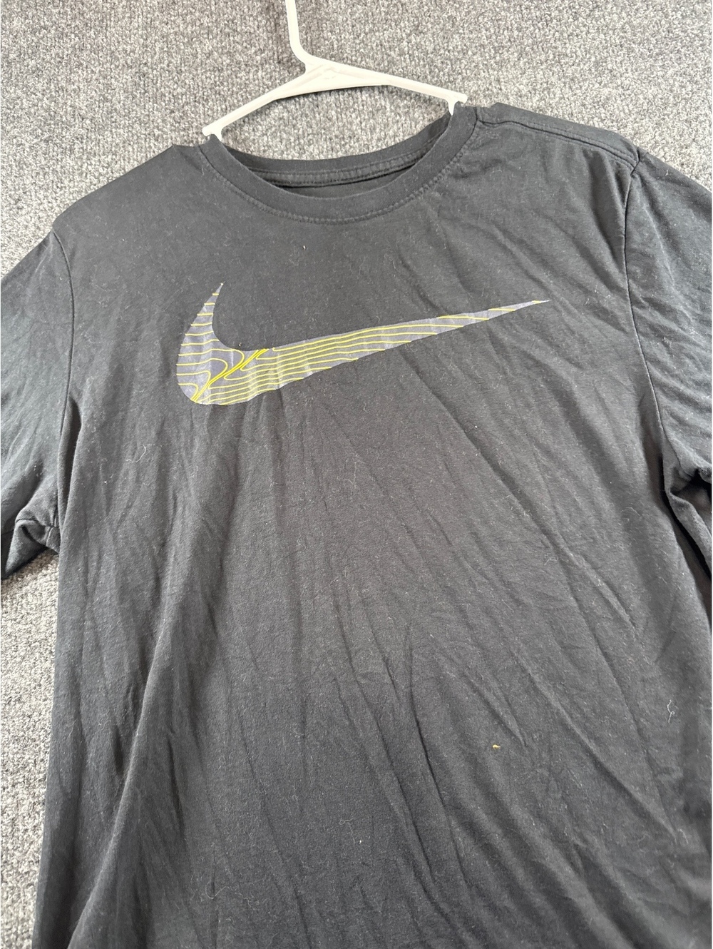 Nike Dri-FIT Swoosh T Shirt Mens M Black Graphic Athletic Sportswear Tee